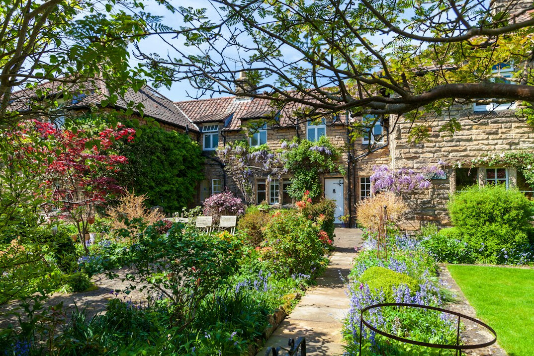 celebrity house garden